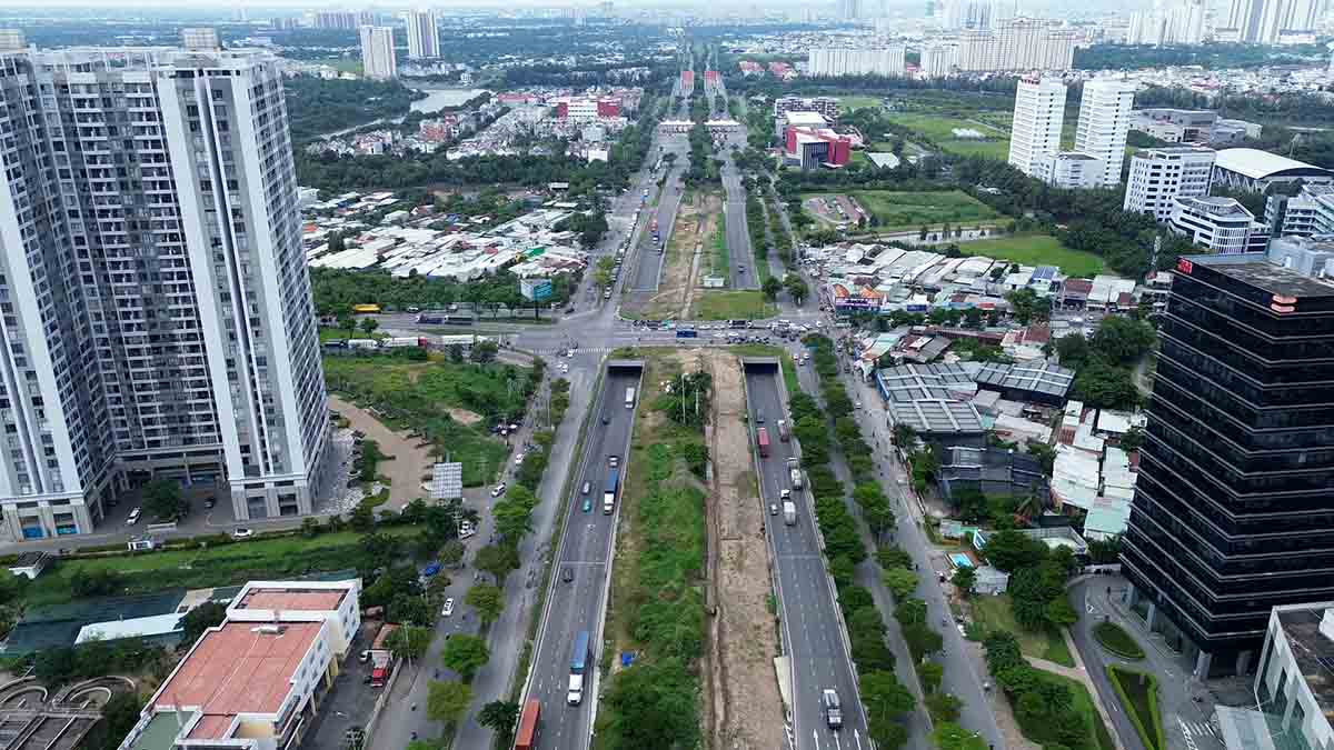 Nguyen Van Linh - Nguyen Huu Tho underpass area (HCMC) seen from above. Photo: Anh Tu