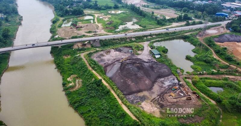 Lo ngại ô nhiễm từ bãi thải tro xỉ quy mô lớn trên sông Cầu