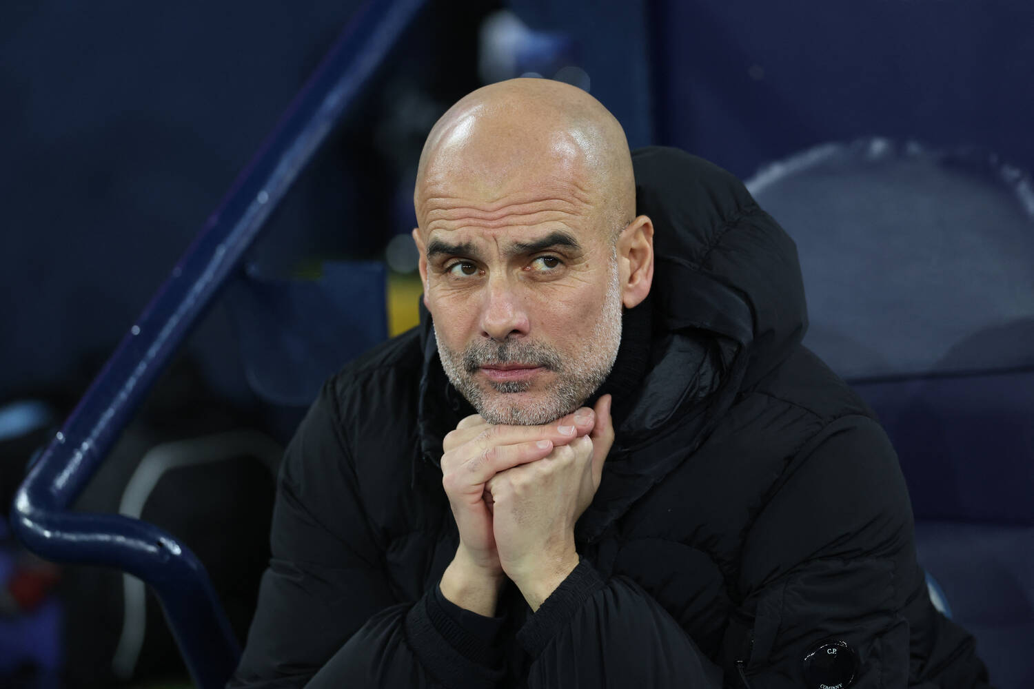 Pep Guardiola vẫn còn cuộc đua Premier League. Ảnh: AFP