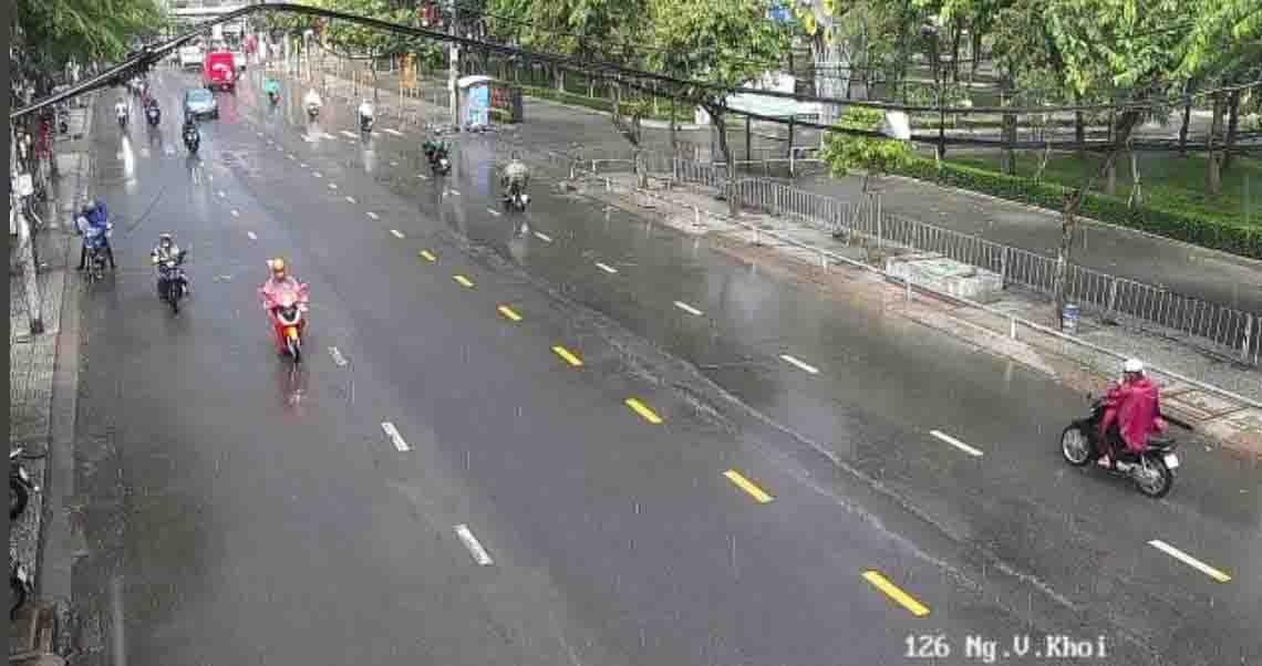 Mây dông phát triển mạnh gây mưa dông ở TPHCM. Ảnh: UDI Maps