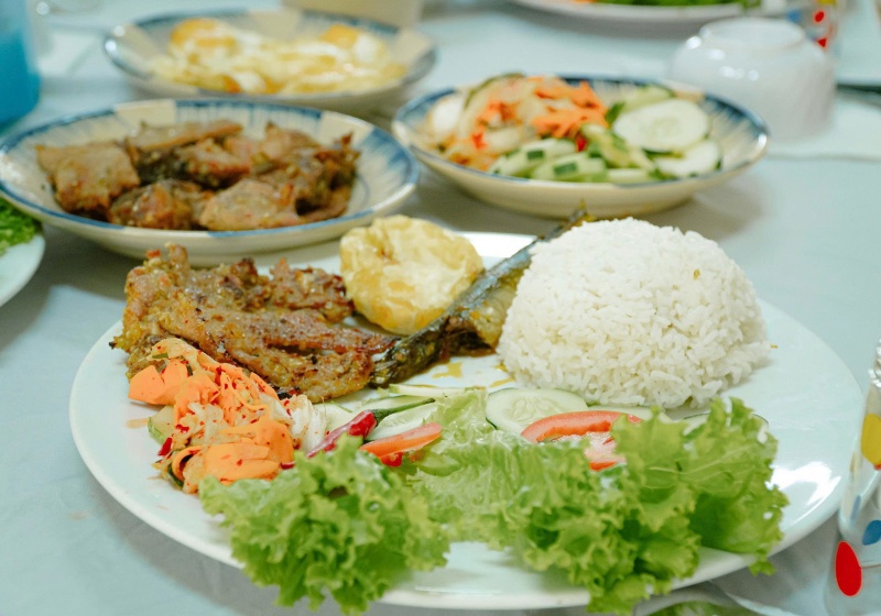 “Bữa cơm Công đoàn” được chuẩn bị chu đáo, thể hiện vai trò đồng hành của tổ chức Công đoàn trong chăm lo đời sống đoàn viên, xây dựng môi trường làm việc nhân văn, trách nhiệm và nhân ái tại Bệnh viện Việt - Hàn Đà Nẵng.