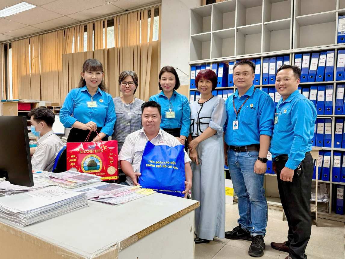Công đoàn đồng hành cùng người công nhân vượt qua khó khăn. Ảnh: Công đoàn cung cấp