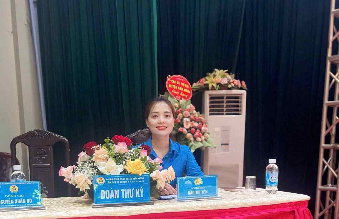 Chị Yến - người cán bộ Công đoàn cơ sở tận tâm với người lao động. Ảnh: Nhân vật cung cấp
