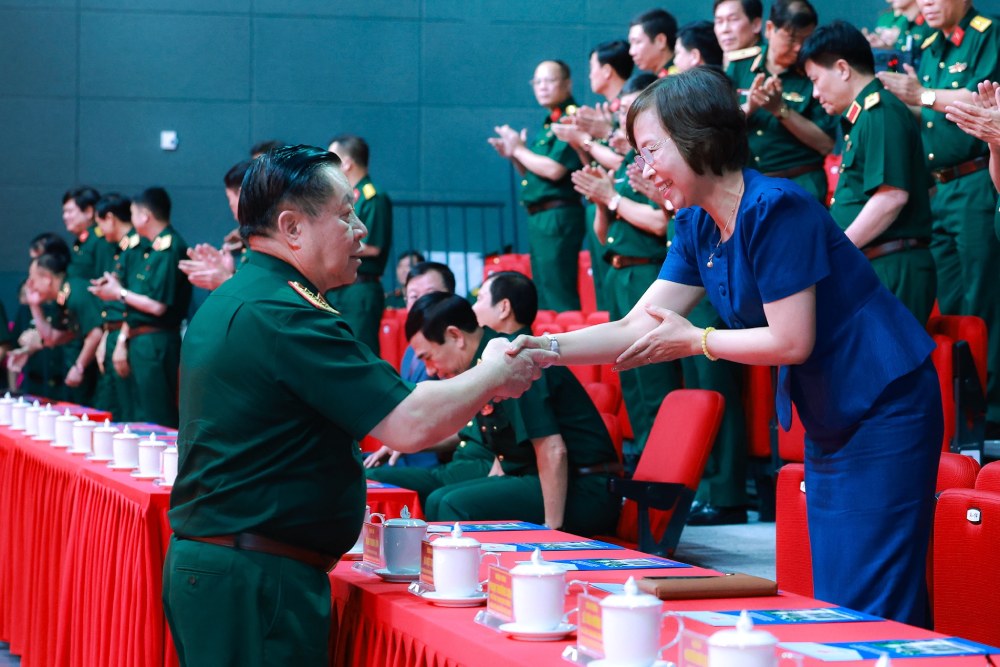 Đại tướng Nguyễn Trọng Nghĩa - Ủy viên Bộ Chính trị, Bí thư Trung ương Đảng, Chủ nhiệm Tổng cục Chính trị Quân đội Nhân dân Việt Nam đến dự lễ trao giải. Ảnh: Hải Nguyễn