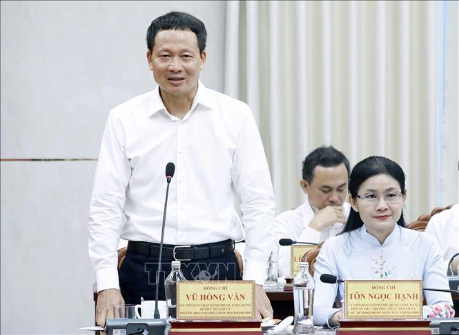 Đồng chí Vũ Hồng Văn, Uỷ viên Trung ương Đảng, Bí thư Thành uỷ Đồng Nai phát biểu. Ảnh: Thống Nhất/TTXVN 