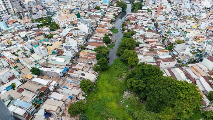 Ho Chi Minh City accelerates site clearance to renovate Xuyen Tam canal. Photo: Anh Tu