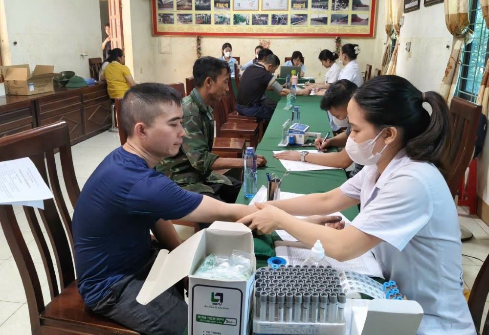 Tam Tai Construction & Transport Joint Stock Company organizes health check-ups for employees. Photo: Nghe An Trade Union