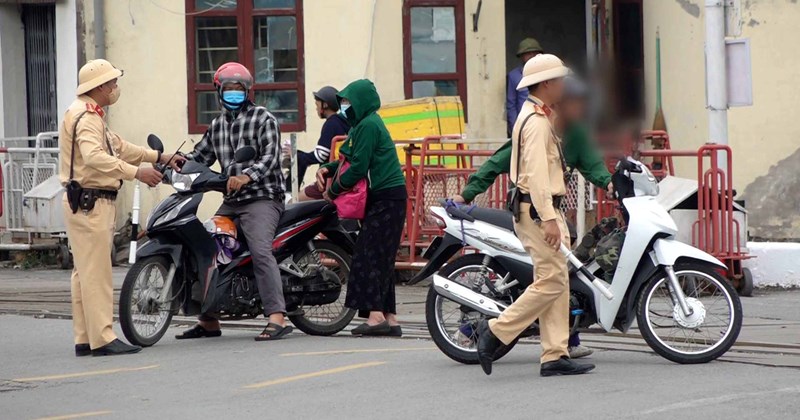 Hà Nội: Vi phạm an toàn đường sắt giảm hơn 80% sau tăng phạt