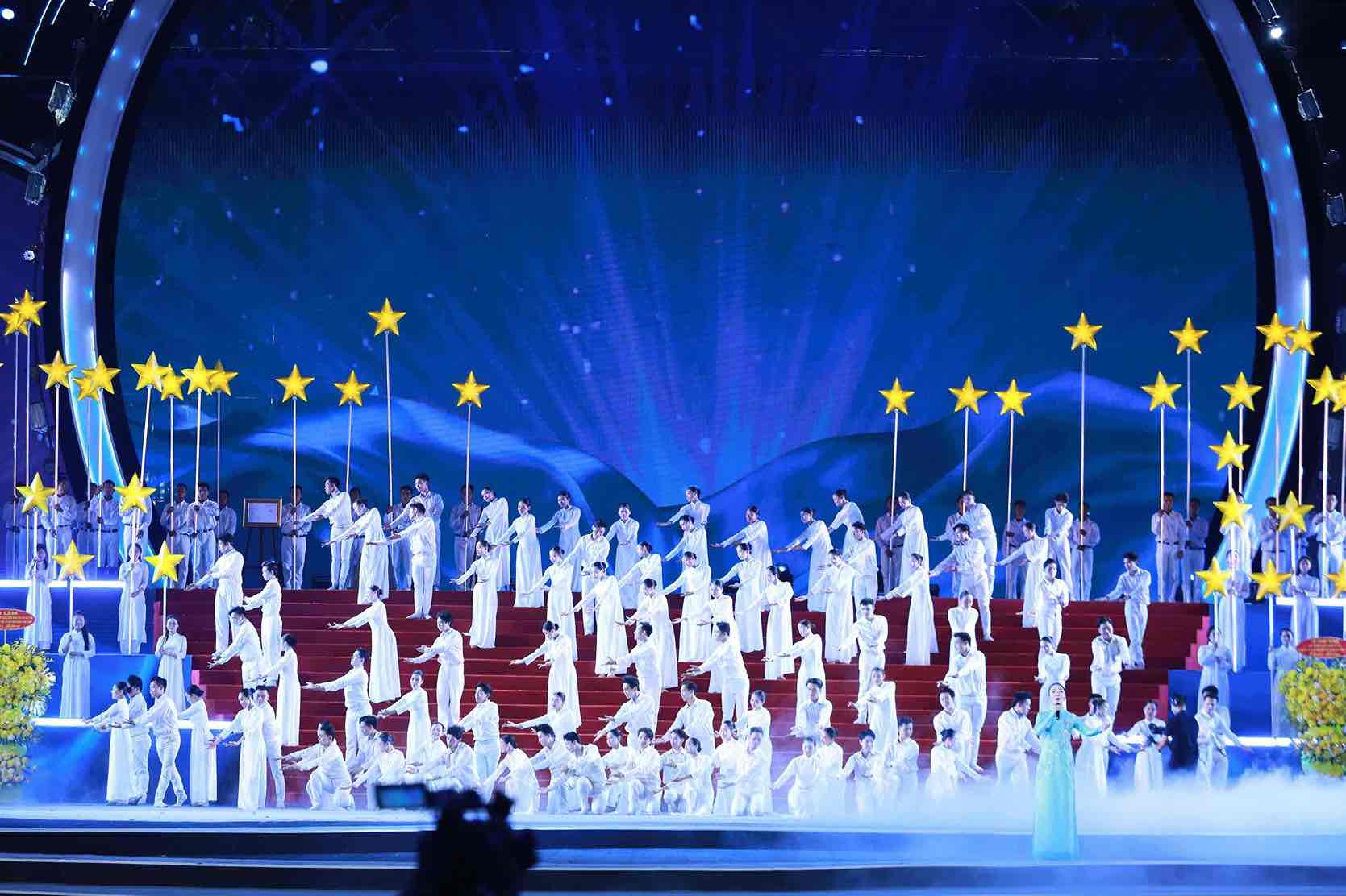 Chương trình sử thi nghệ thuật Đồng Nai - Hào khí phương Nam, vươn mình cùng đất nước. Ảnh: HAC