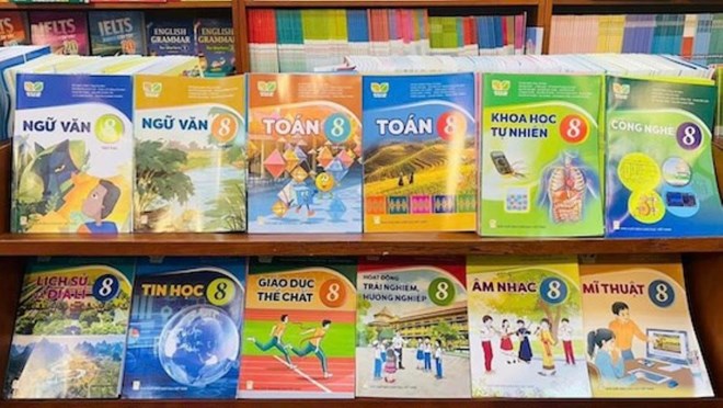 Quảng Ninh là địa phương đầu tiên trong cả nước miễn phí sách giáo khoa cho học sinh. Ảnh: Vân Trang 