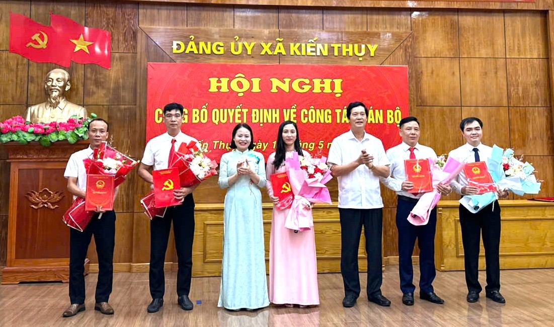 Kien Thuy commune announces decisions to transfer and appoint a series of officials and civil servants. Photo: Kien Thuy e-Portal, Hai Phong City