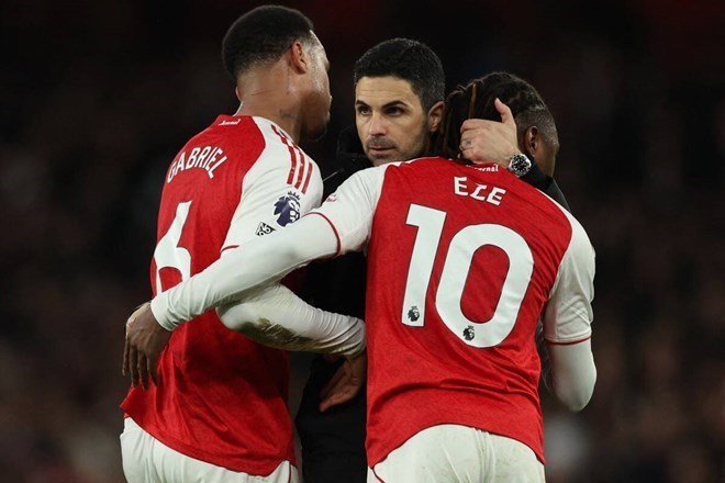 Mikel Arteta and his students cheer for Bournemouth to achieve a good result against Man City. Photo: AFP