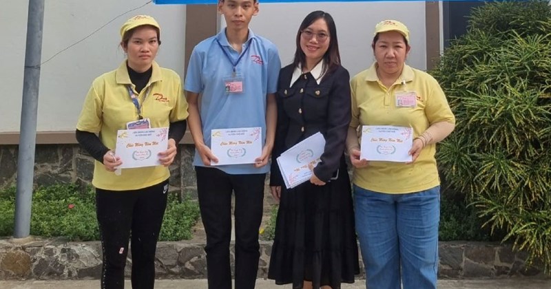 Chủ tịch công đoàn học Bác, hết lòng vì công nhân