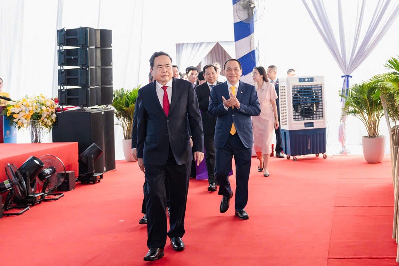 Chủ tịch Quốc hội Trần Thanh Mẫn tới dự lễ khởi công Dự án trục không gian Quốc lộ 1A.