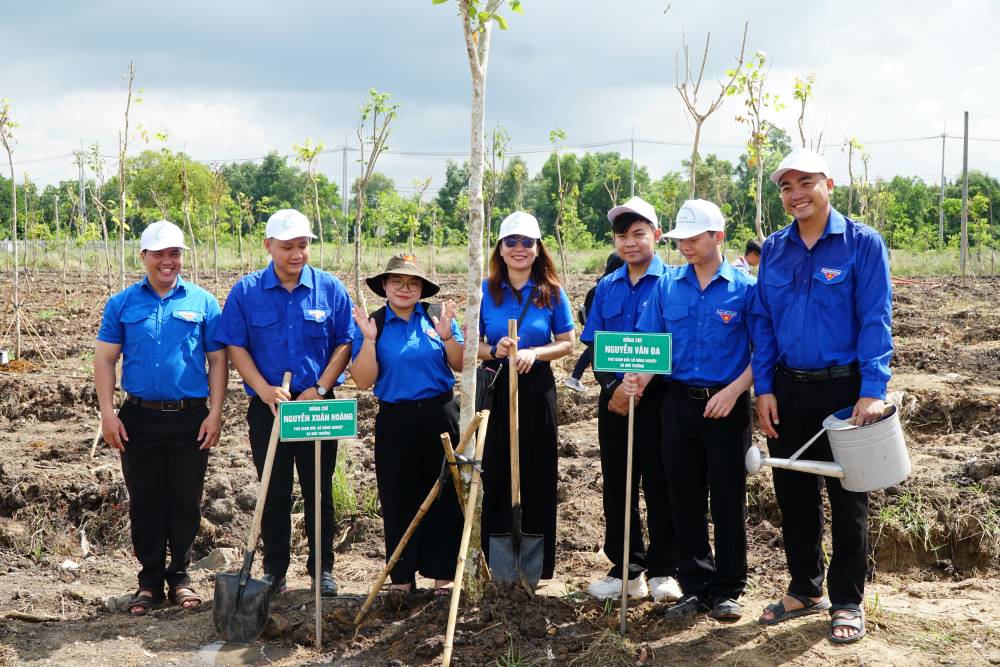 The launching ceremony of Tet Tree Planting was held on the morning of May 19. Photo: Thanh Chan