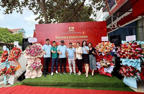 Đội ngũ Cửa thép Dragon luôn hướng đến mục tiêu chinh phục thị trường bằng chất lượng vượt trội. (Ảnh: Cửa thép Dragon)