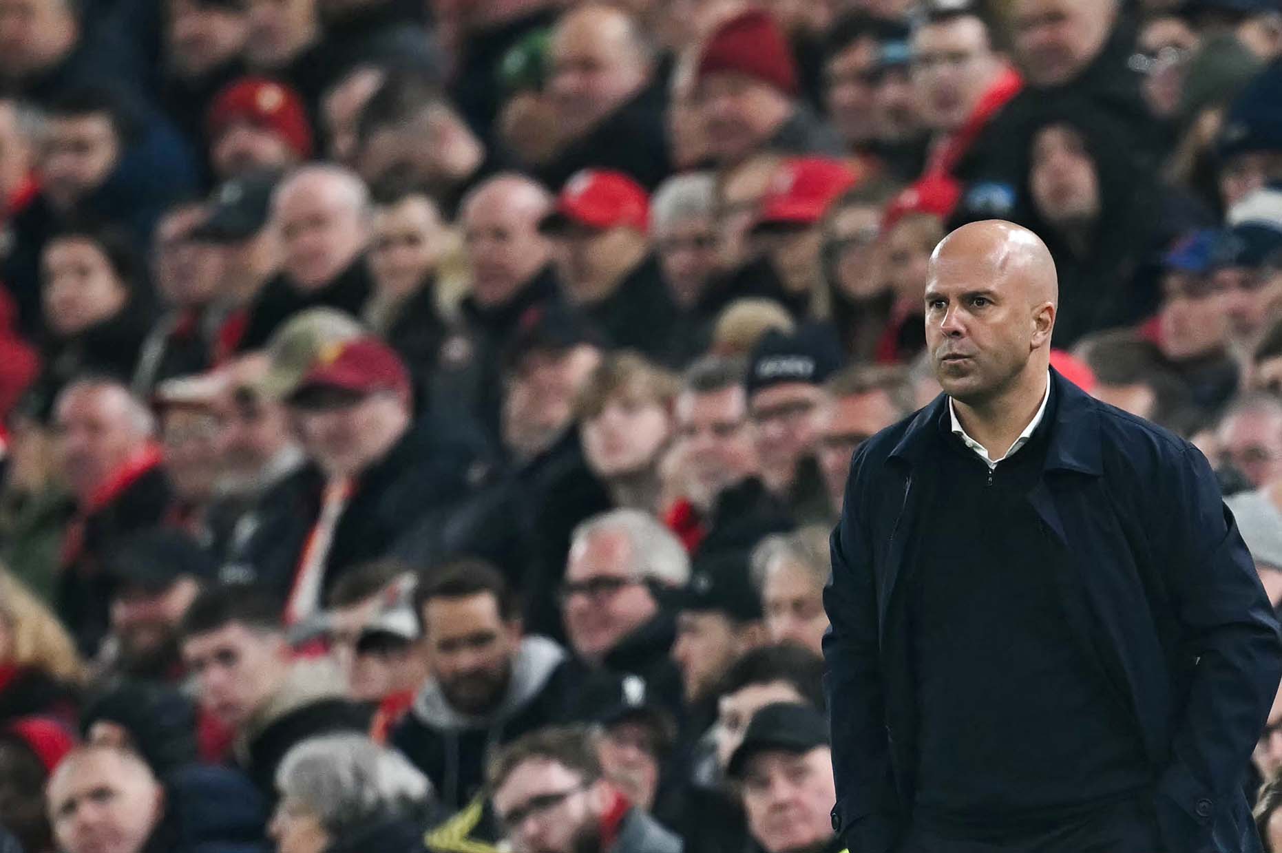 Arne Slot đang phải gánh sức ép quá lớn dù vừa mới vô địch Premier League ở mùa giải trước. Ảnh: AFP