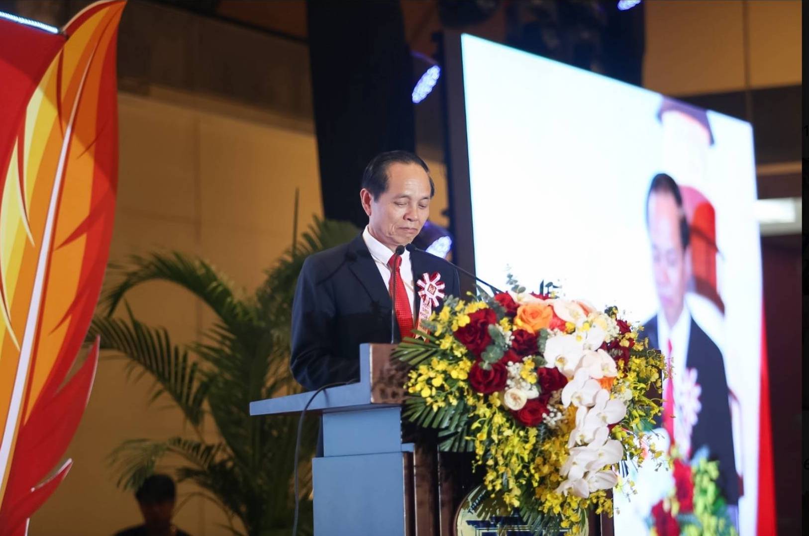 PGS.TS Nguyễn Quang Liệu - Hiệu trưởng Trường THPT chuyên Khoa học Xã hội và Nhân văn. Ảnh: BTC