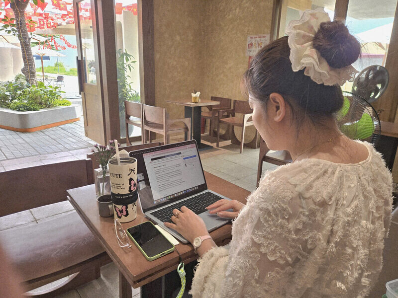 Modern women are often surrounded by many KPI pressures. Photo: Khanh Linh