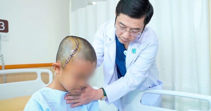 Phẫu thuật sọ não thành công cho bé trai 12 tuổi