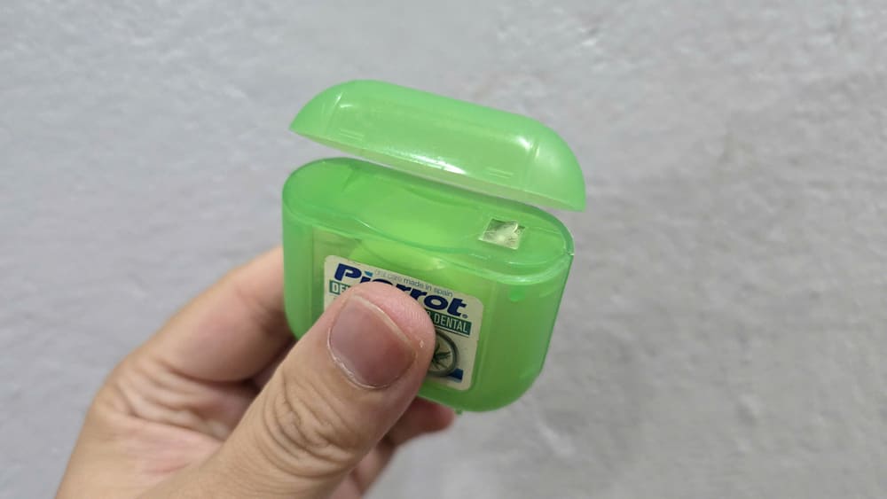 Dental floss has many advantages to help effectively cleanse the mouth. Photo: Tuan Dat