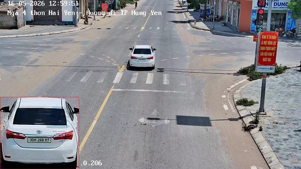 Car owner fined remotely in Hung Yen. Photo: Hung Yen Traffic Police