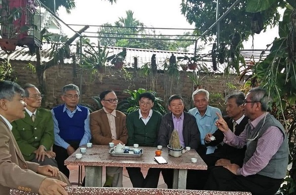 De nombreux enseignants ont exprimé leur joie lorsque leurs pensions ont augmenté de 1 à 7. Photo: Phùng Đức Hùng