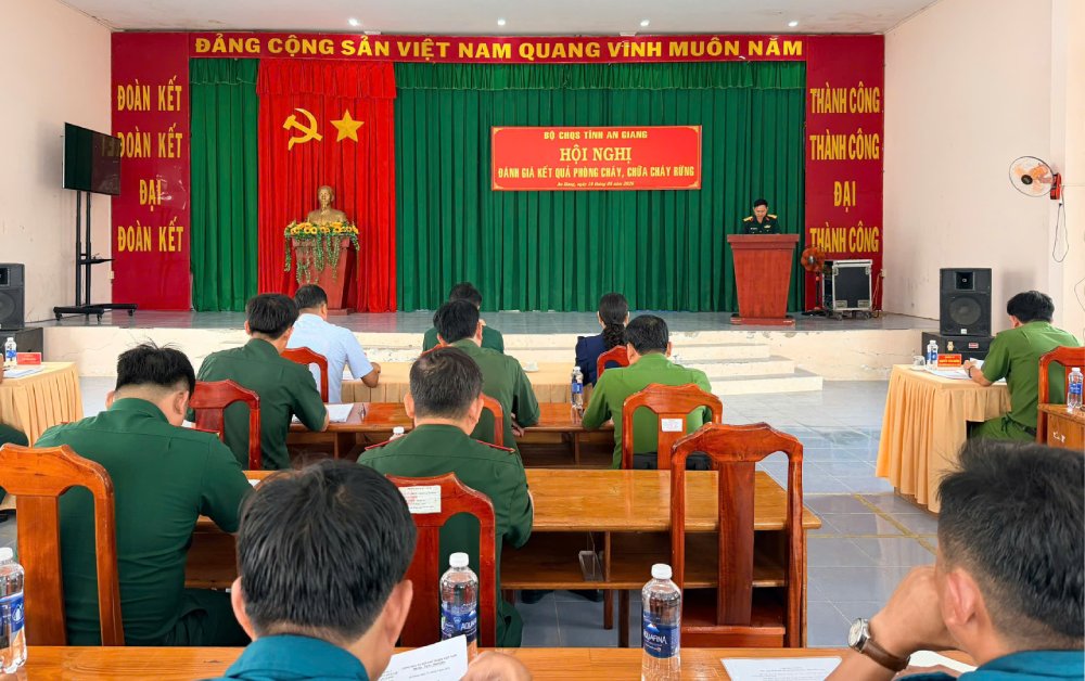 Hội nghị đánh giá, rút kinh nghiệm công tác phòng cháy, chữa cháy rừng tại xã Cô Tô. Ảnh: Phương Vũ