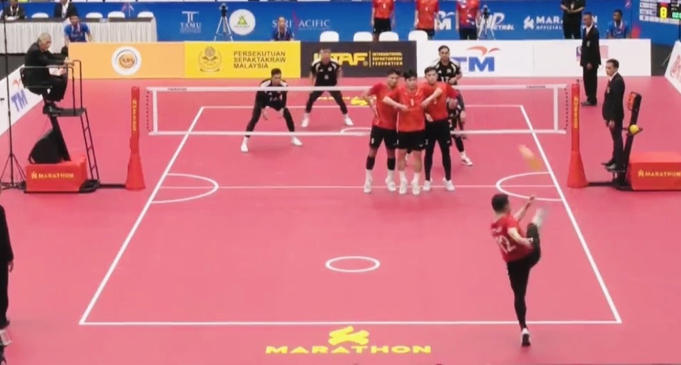 Vietnamese men's sepak takraw team competes in the 4-a-side team semi-final at the 2026 World Cup. Photo: Le Thanh