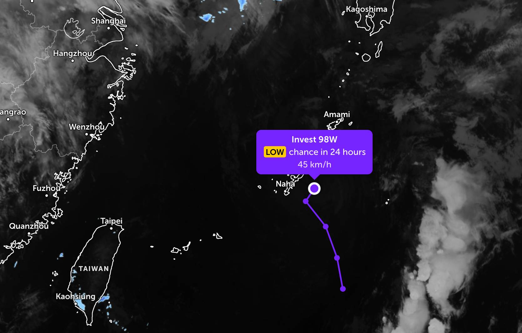 Áp thấp đột ngột đổi hướng khi tiến sát đất liền. Ảnh: JTWC