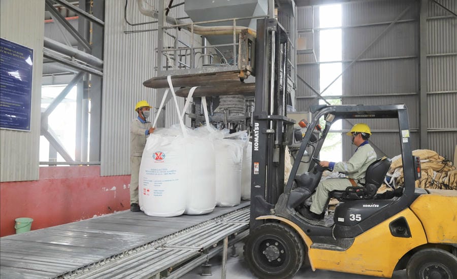 Workers working at Lam Dong Aluminum Company are increasingly improving their material and spiritual lives. Photo: Phuc Khanh