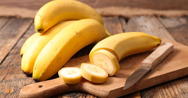 Ăn chuối vào buổi tối: Lợi ích bất ngờ cho sức khỏe