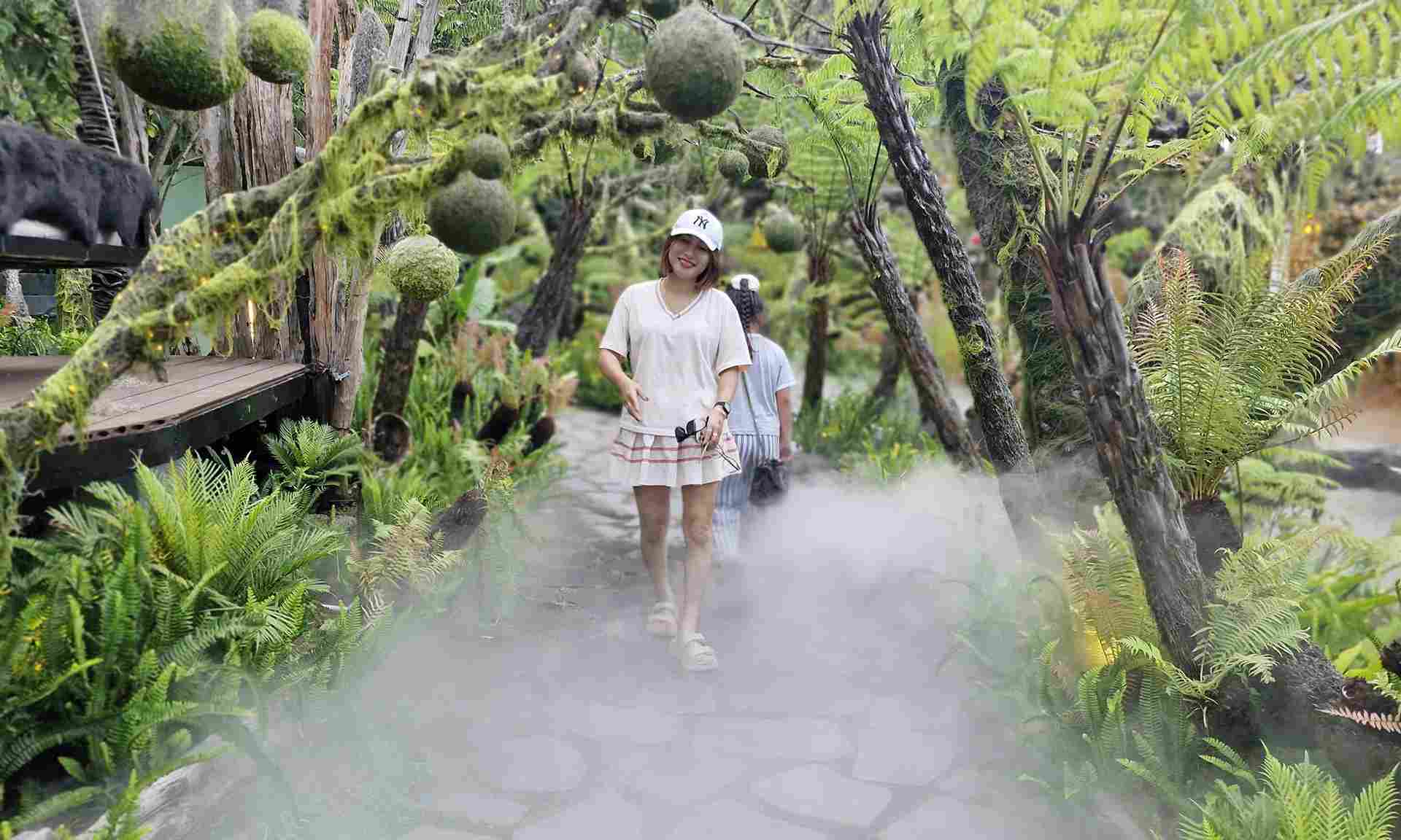 Du khách đến tham quan, vui chơi tại các khu, điểm du lịch ở Đà Lạt. Ảnh: Phúc Khánh 