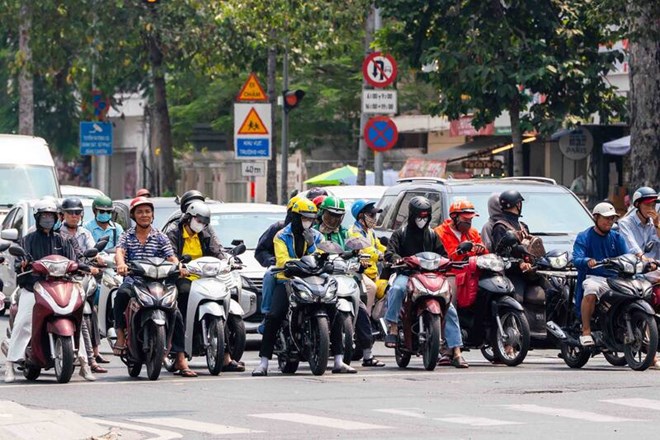 It is forecast that the Southern region will continue to have localized hot weather. Photo: Thai Bao