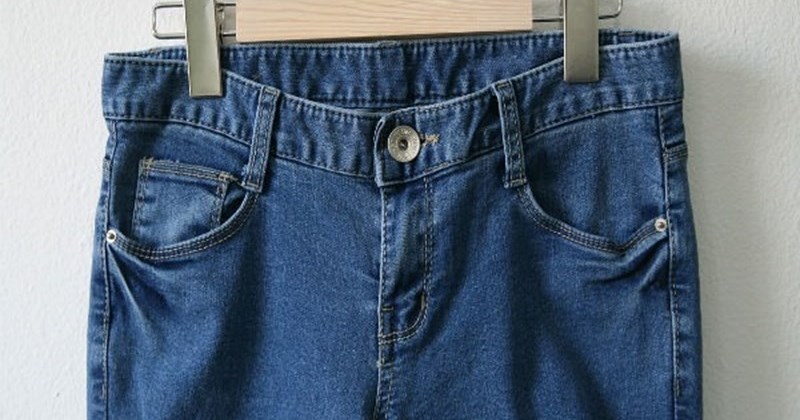 Cách giặt quần jeans đúng cách để không phai màu, không giãn