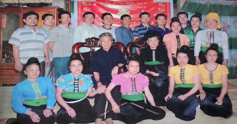 Lào Cai: Gia đình 18 con, 15 đảng viên, từ nghèo khó thành "điểm sáng