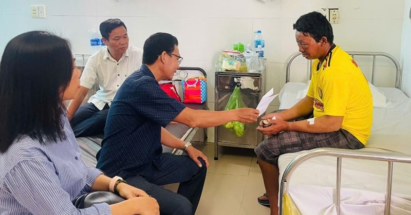 Thăm hỏi, hỗ trợ 3 nạn nhân vụ cháy xe bồn ở Bình Thuận