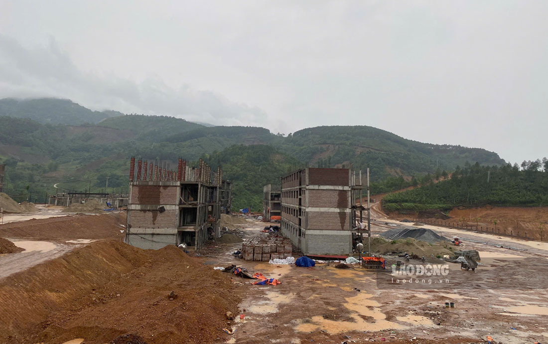 công trường Dự án Trường Phổ thông nội trú Tiểu học và THCS A Mú Sung
