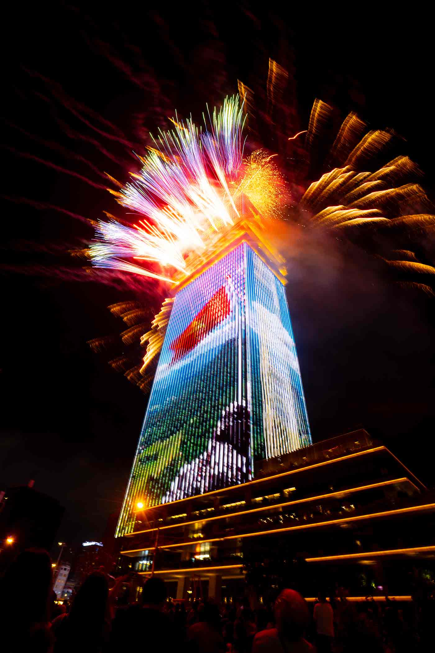 Saigon Marina IFC vươn cao như một biểu tượng thắp sáng khát vọng Việt Nam. Ảnh: Vietjet