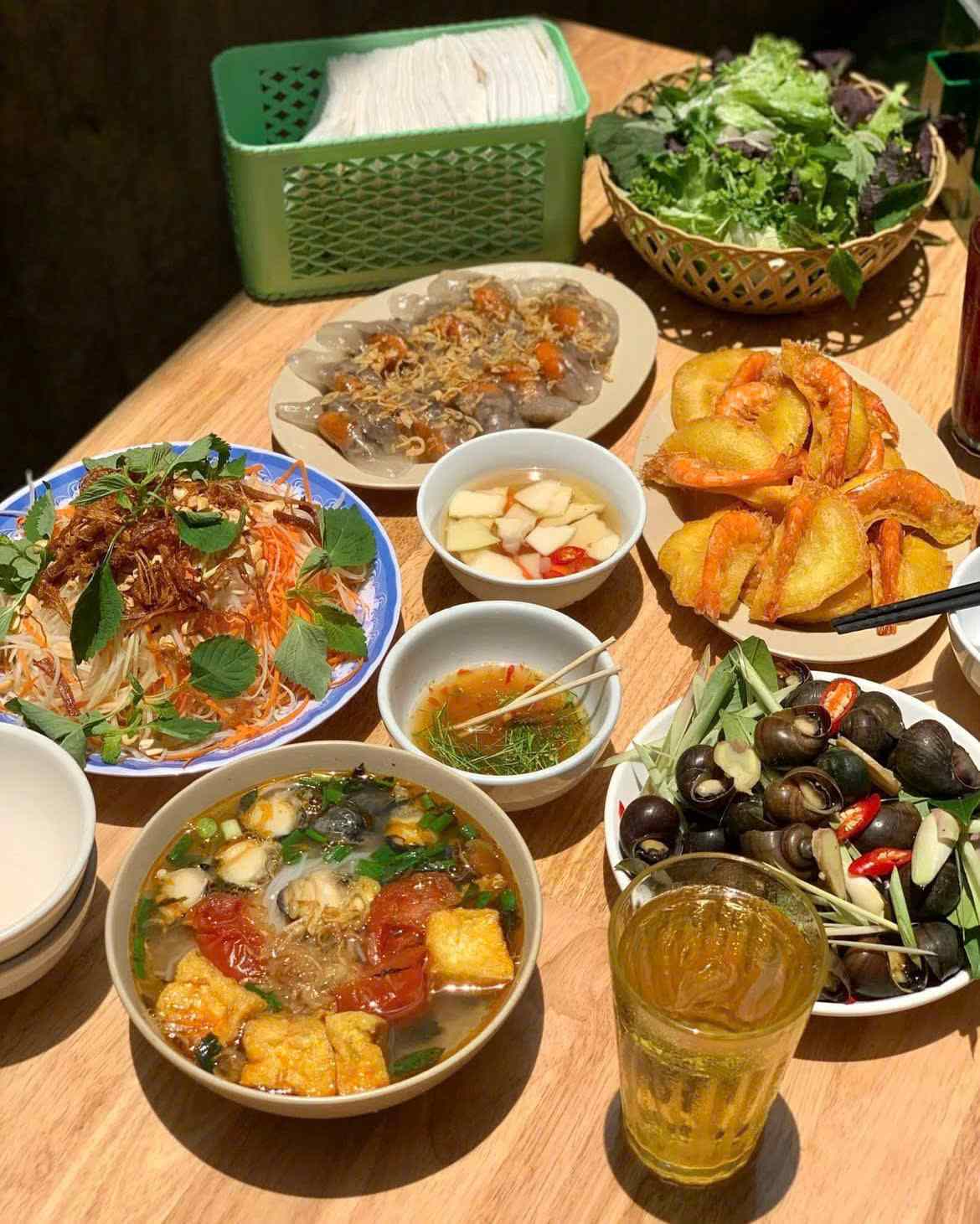 Trải nghiệm ẩm thực tại Phủ Tây Hồ. Ảnh: Bích Phượng