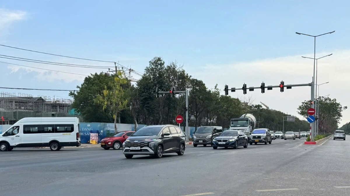 Quite a few vehicles left Vung Tau in the afternoon of May 2nd, but the gateway roads were clear and there was no congestion. Photo: Thanh An