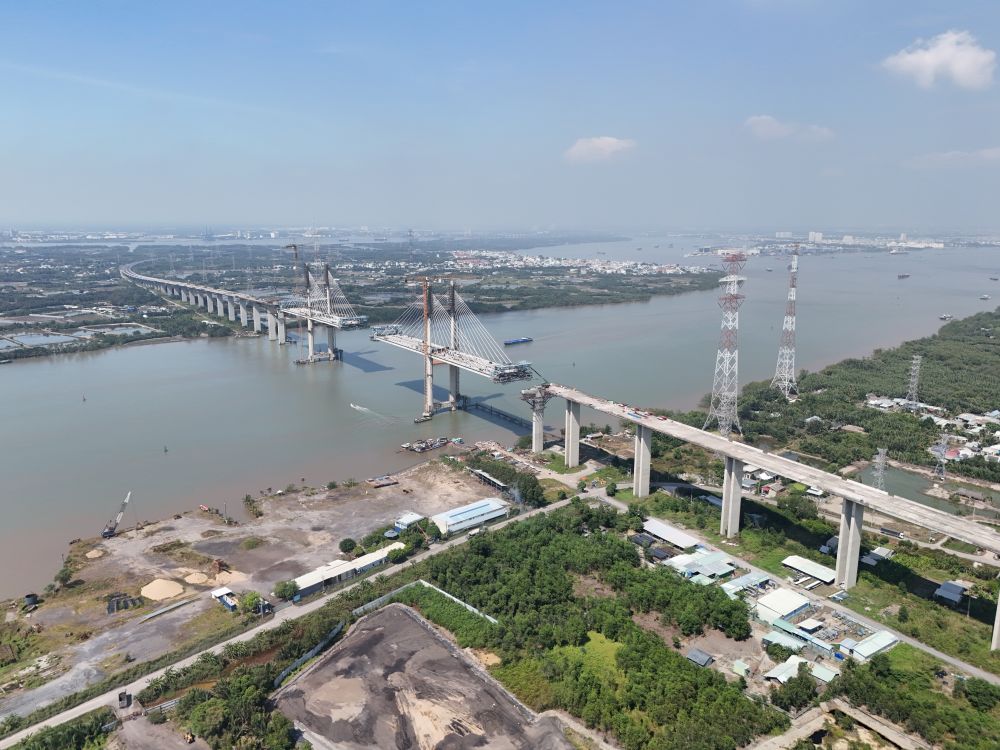 Thi công cầu Phước Khánh. Ảnh: Anh Tú