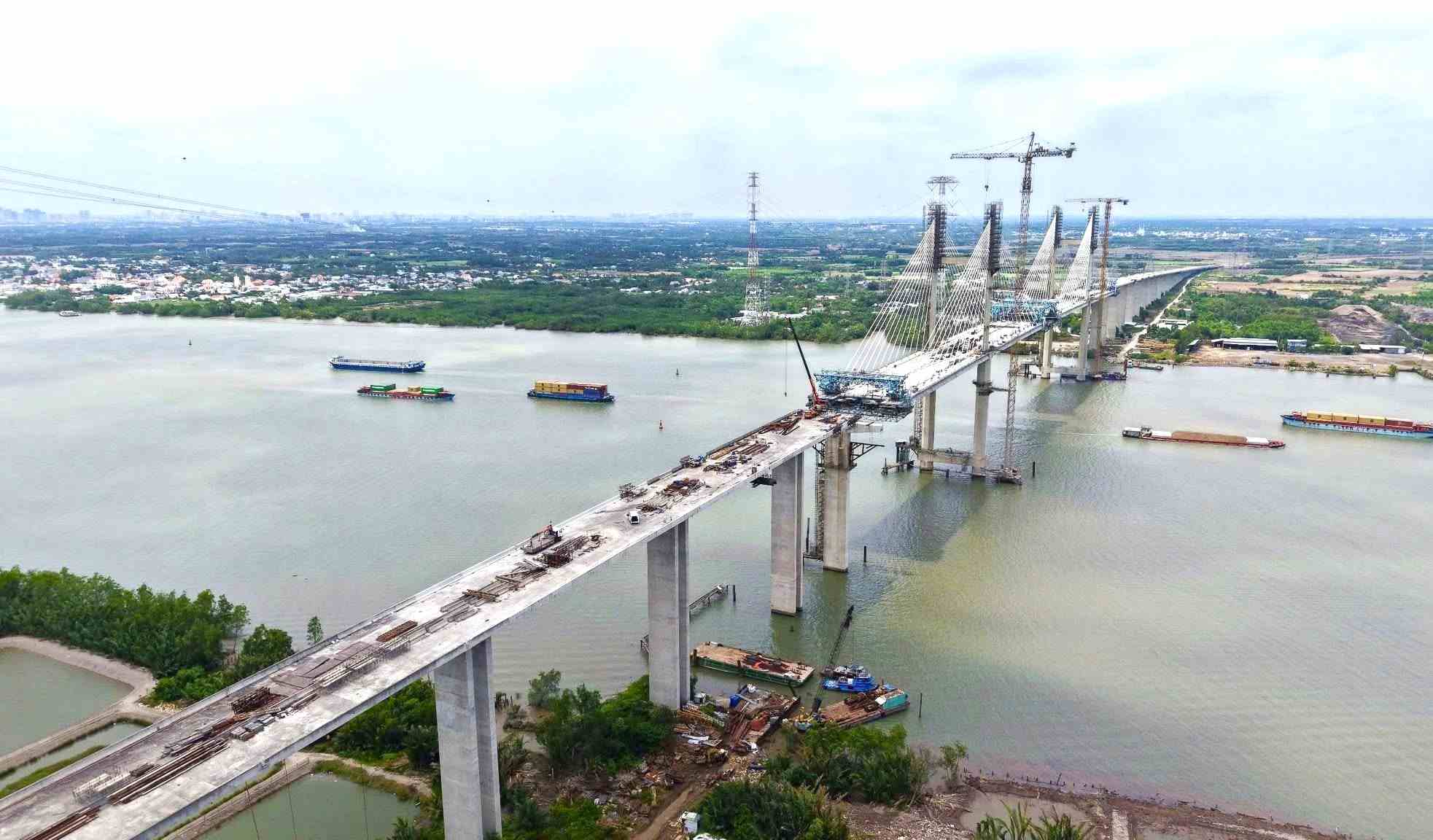 ベンルック-ロンタイン高速道路のフックカイン橋は、2026年第3四半期に開通する予定です。写真:アイン・トゥー