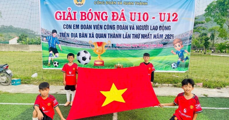 Giải bóng đá thiếu niên cho con công nhân tại Nghệ An