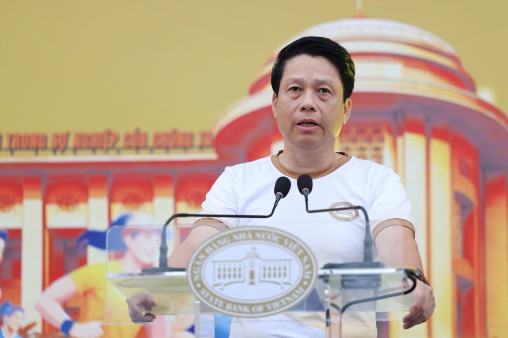 Ông Phạm Tiến Dũng - Phó Thống đốc Ngân hàng Nhà nước, Chủ tịch Công đoàn Ngân hàng Việt Nam phát biểu khai mạc lễ phát động. Ảnh: Hải Nguyễn