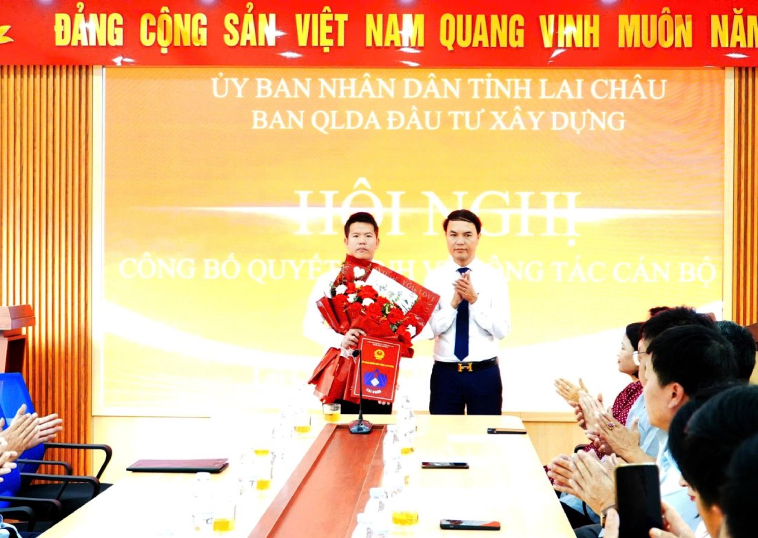 Ông Lê Bá Sơn giữ chức Phó Giám đốc Ban Quản lý Dự án đầu tư xây dựng tỉnh. Ảnh: Laichau.gov.vn