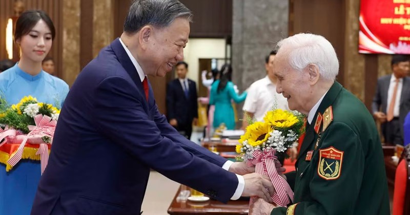 Quan chức cần tiên phong, gương mẫu, không né tránh trách nhiệm