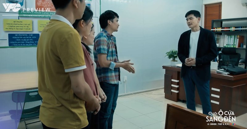 Dưới ánh đèn" tập 3: Công nhân xin ứng lương, Sinh đối mặt áp lực
