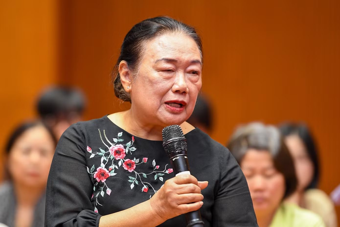 Bà Nguyễn Thị Cúc - Chủ tịch Hội Tư vấn thuế Việt Nam phát biểu tại Hội thảo. Ảnh: BTC