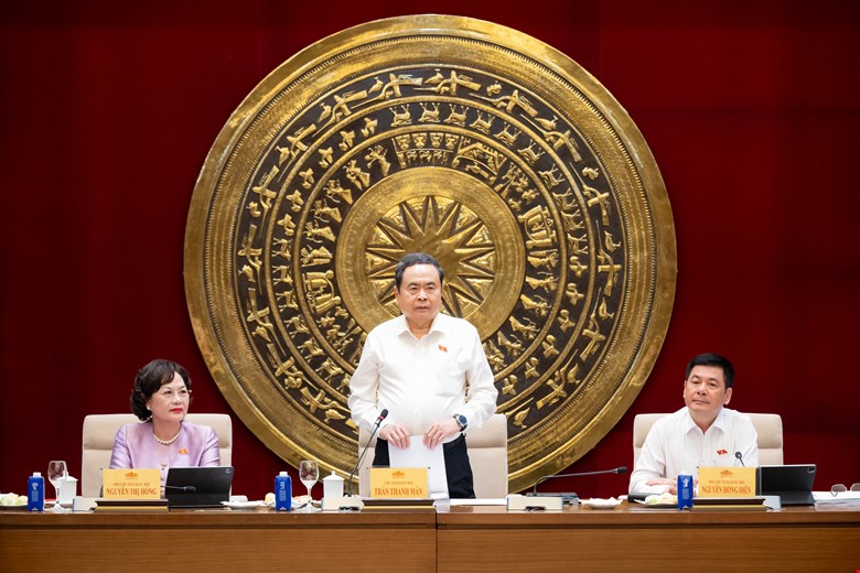 Politburo Member, National Assembly Chairman Tran Thanh Man requests effective supervision of policies to support businesses and develop the private economy. Photo: Vu Hieu